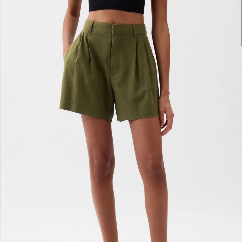 GAP Linen High Waist Green Shorts with Tailored Fit